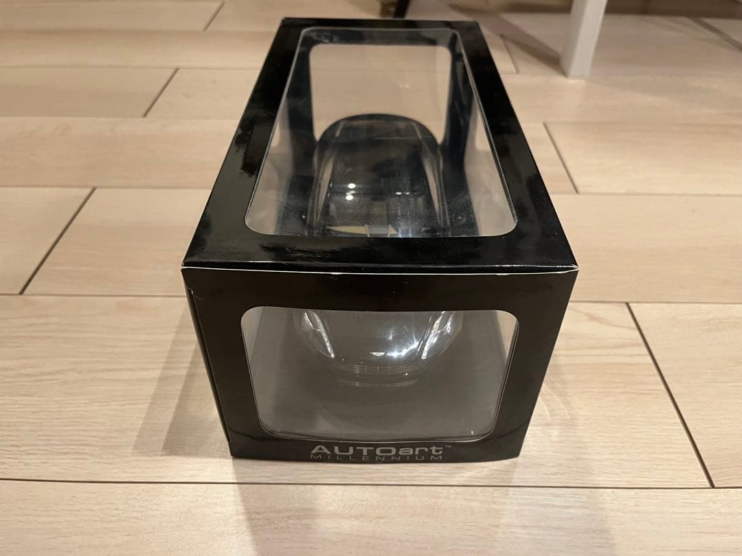 Aston Martin Rapide ラピード　AUTOart 1:18