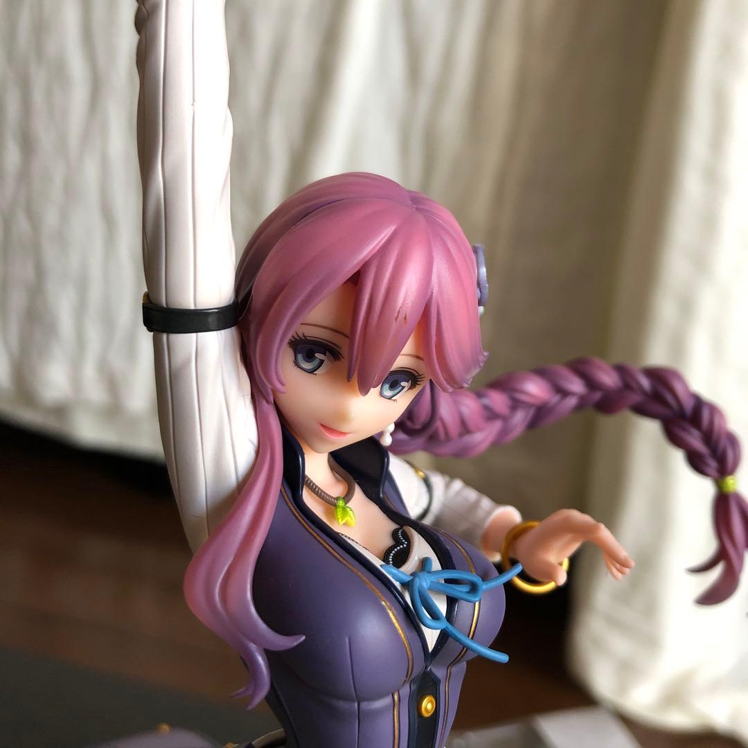 エマ・ミルスティン　フィギュア