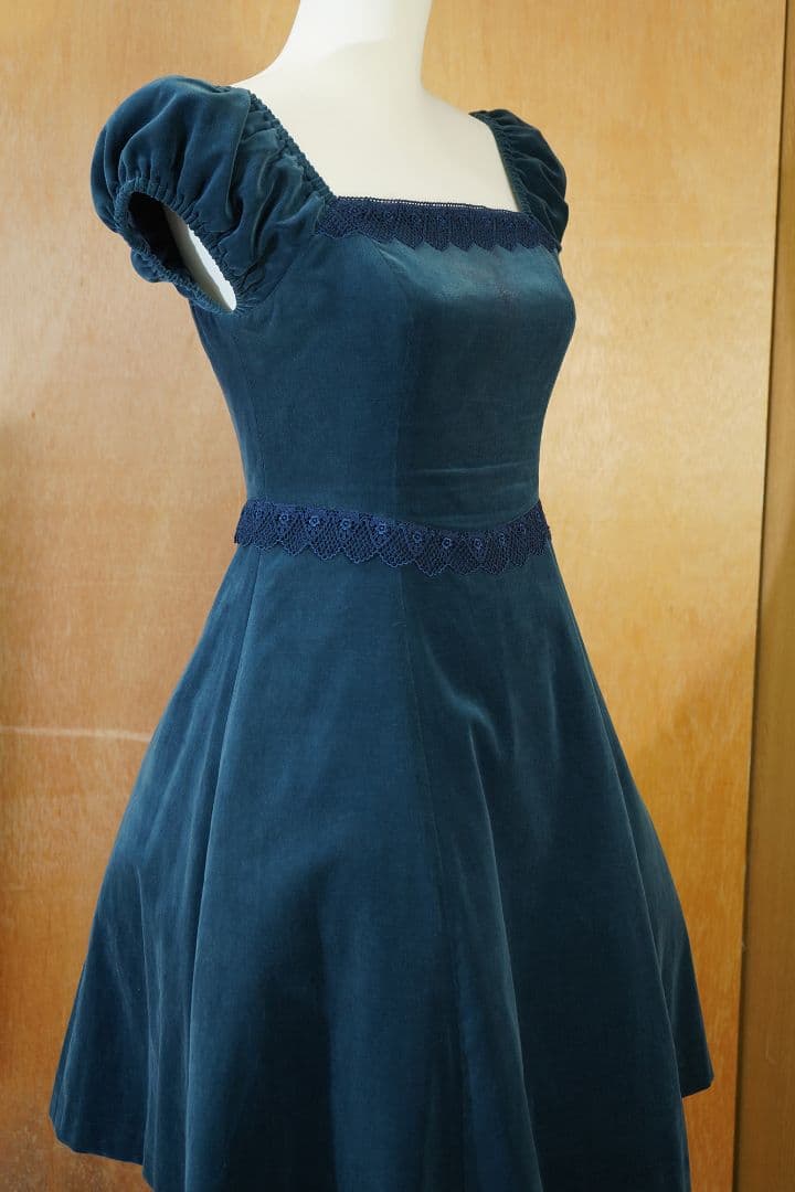 ヴィクトリアンメイデン　別珍パフスリーブドレス　ノベルティ　チョーカーつき