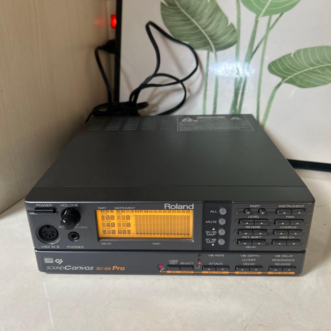 送料無料　￼Roland SC-88Pro 音源モジュール