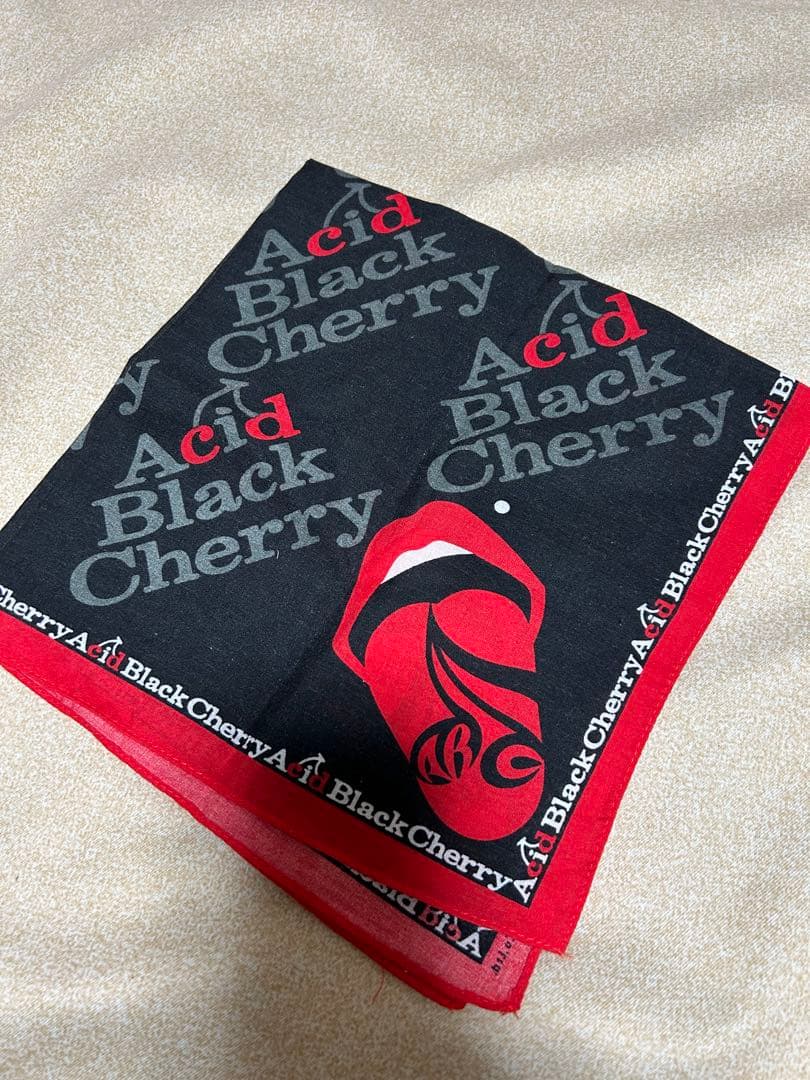 Acid Black Cherry ストール