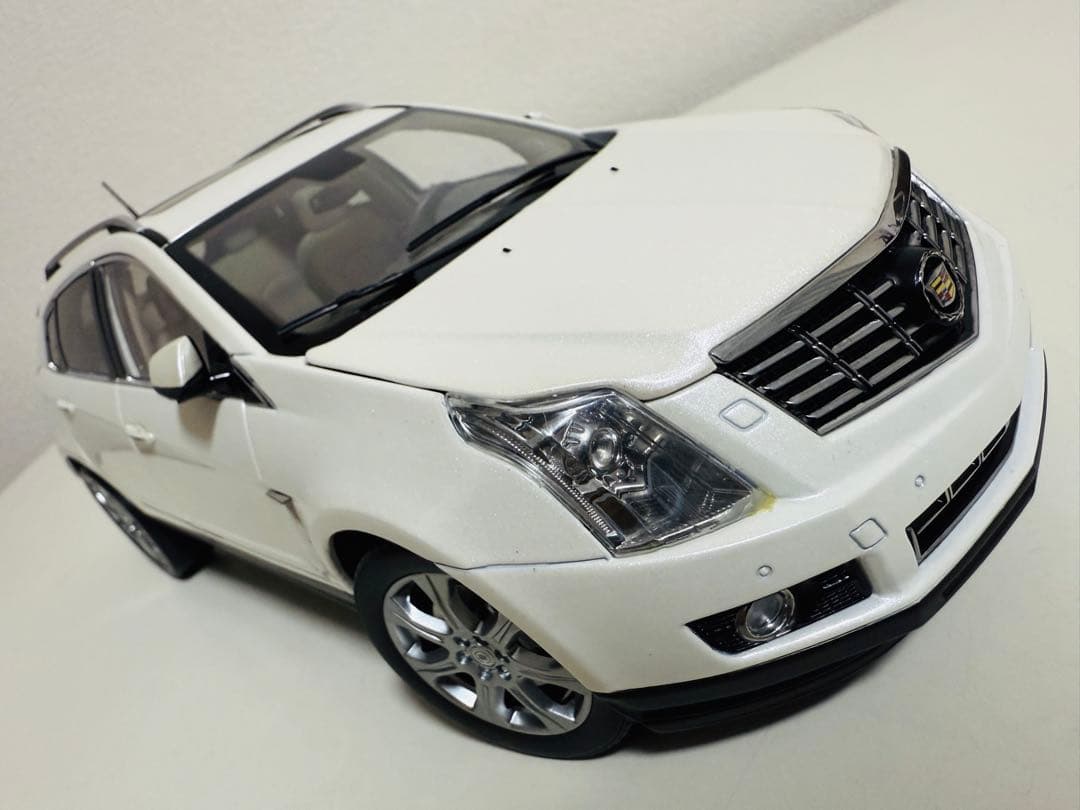 Kyosho京商/Cadillacキャデラック srx クロスオーバー 1/18
