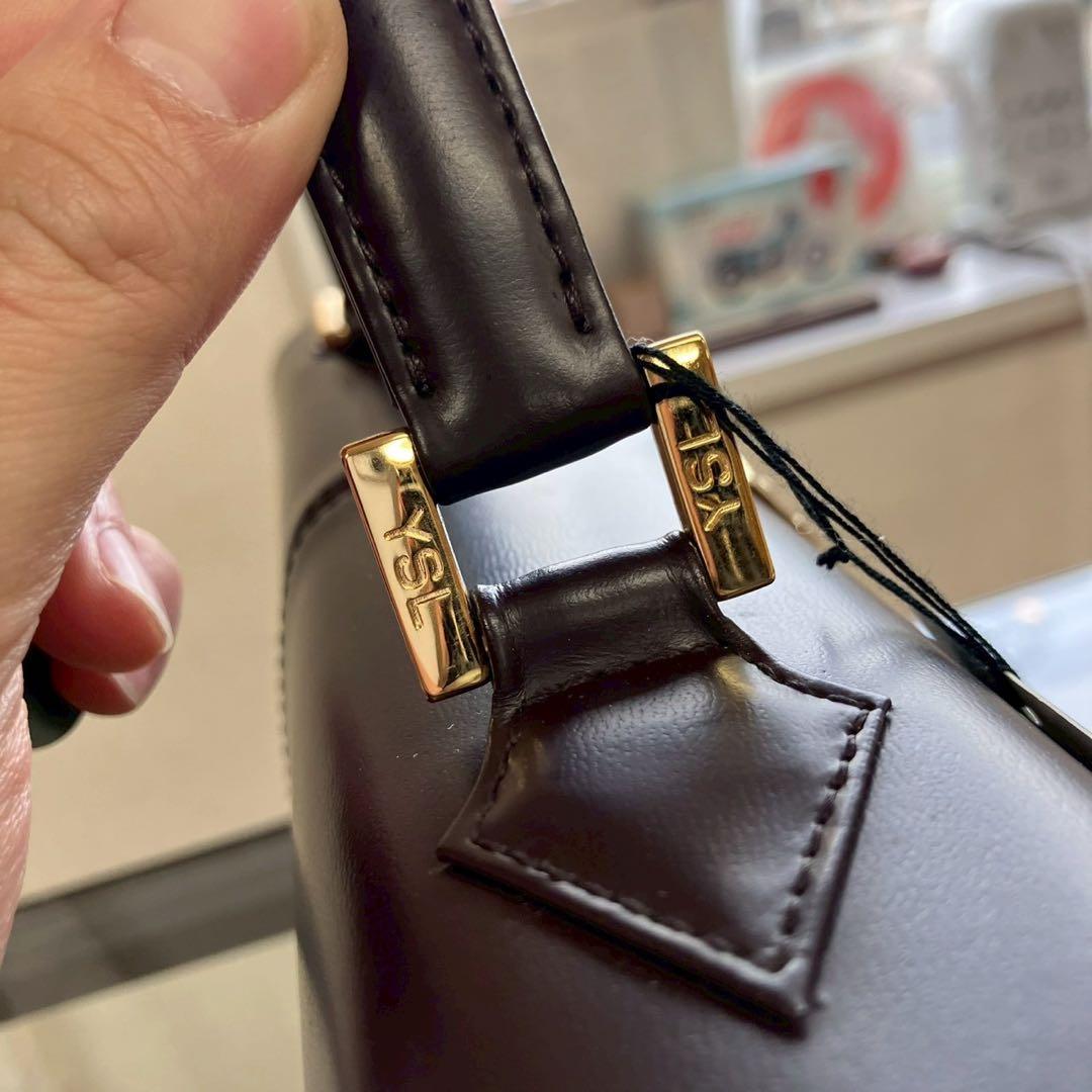 る*る様 未使用　イヴサンローラン　ロゴ金具　ダークブラウン　ハンドバッグ　長期