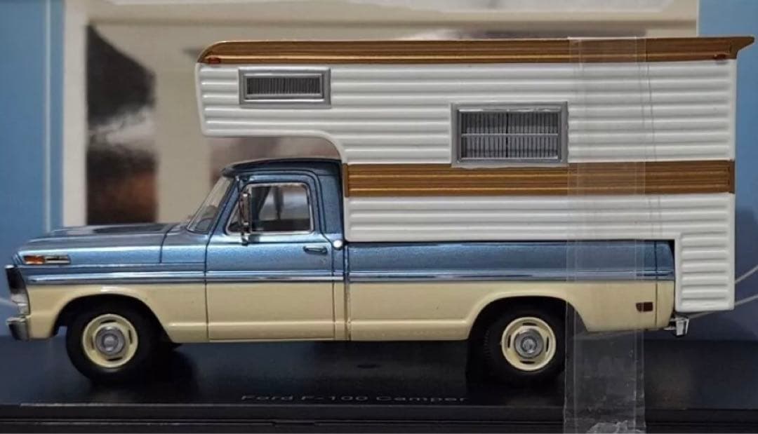 Ford F-100 キャンピングトレーラー付き