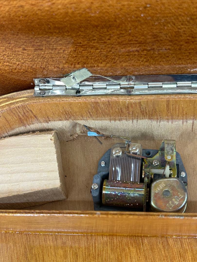 送料込み⭐︎天板収納オルゴール付き円形木製サイドテーブル