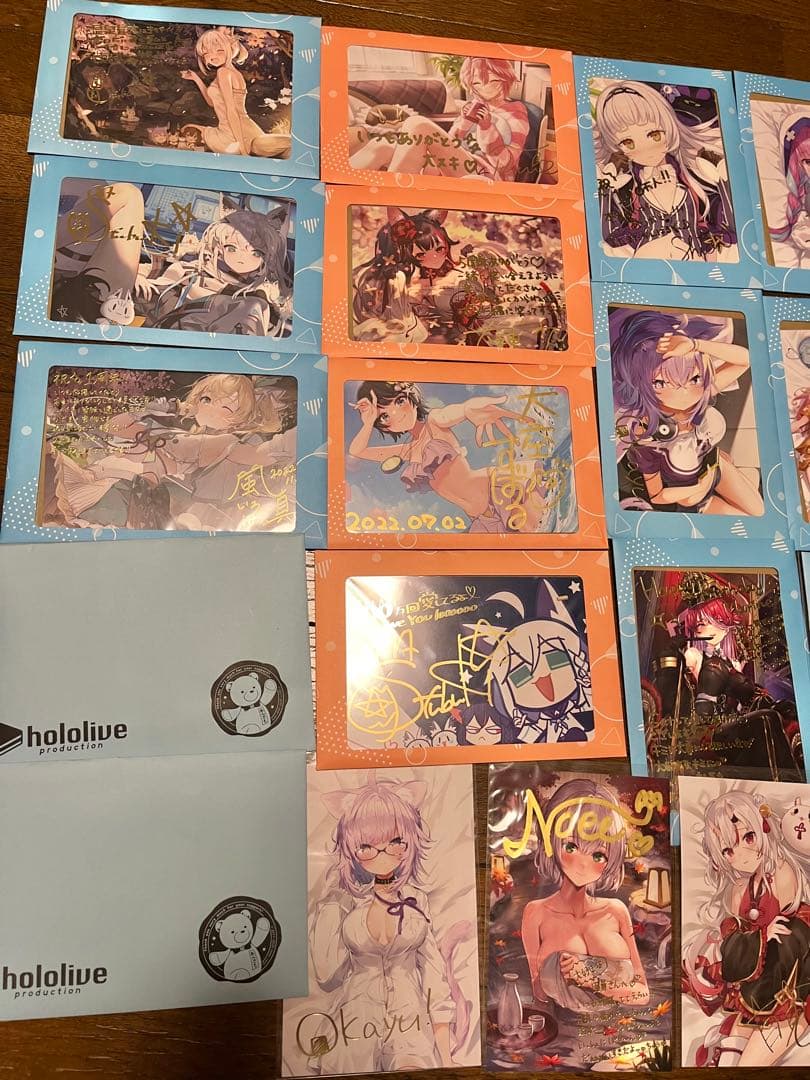 ホロライブまとめ売り　引退品。直筆サイン15枚。複製サイン14枚。フルセット28