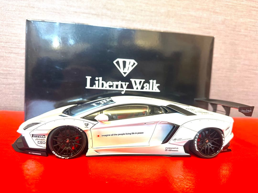 ☆Lamborghini 1/18 アヴェンタドールリバティウォーク　LB