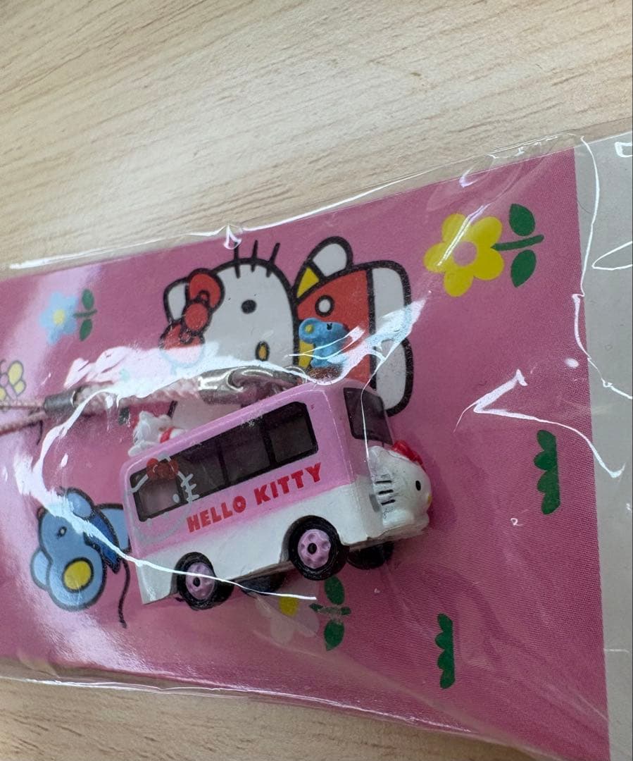 【未使用】ハローキティバス　NTTオートリース