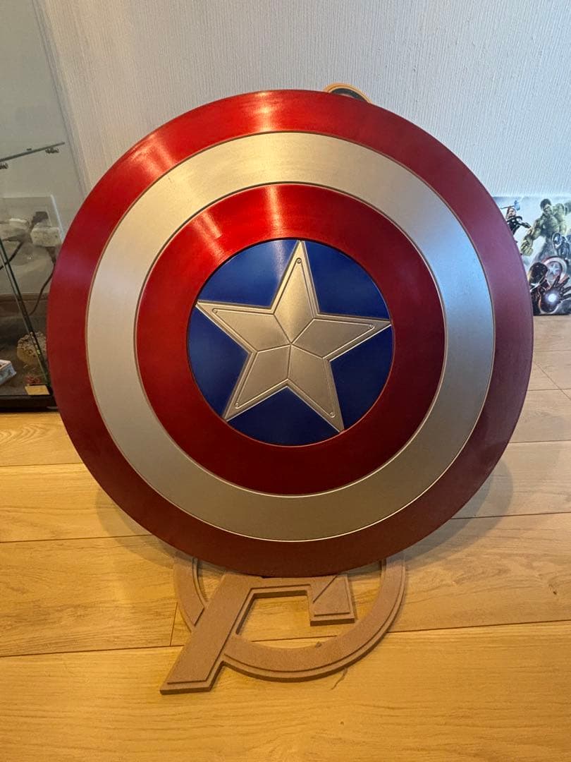 キャプテン・アメリカ　シールド