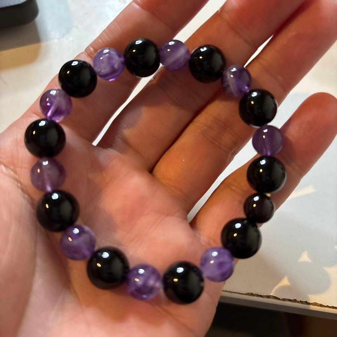 モリオンとアメジストとスギライトたんで魔除けが最強化したかも！綺麗！