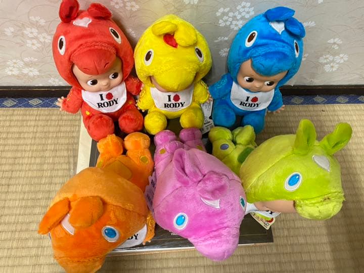 ローズオニールキューピーxXメロディおぁきいぬいぐるみ