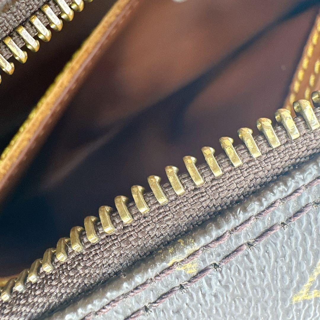 ルイヴィトン　モノグラム　ショルダーバッグ　ブロワ