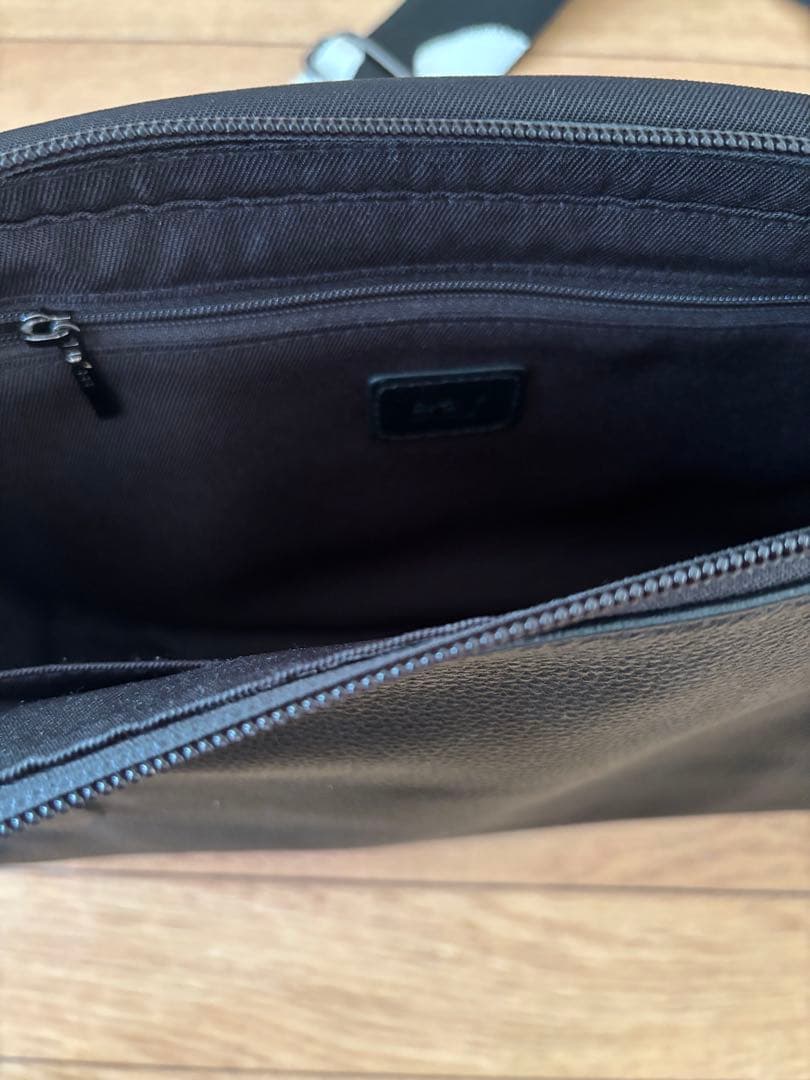 ear PAPILLONNER ワイドテープショルダーバッグ/ボディバッグ