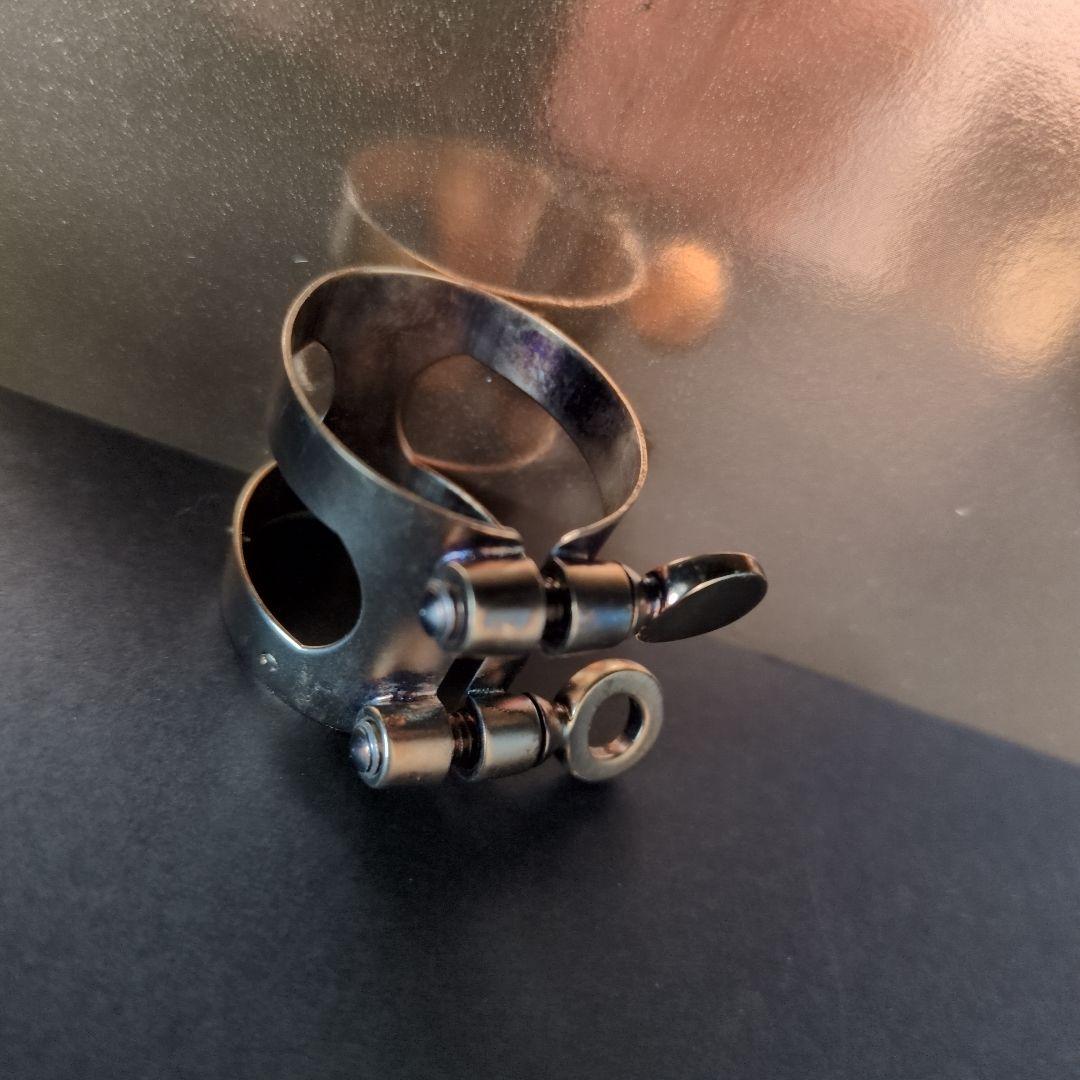 Bullseyeアルトサックスリガチャー 金属製