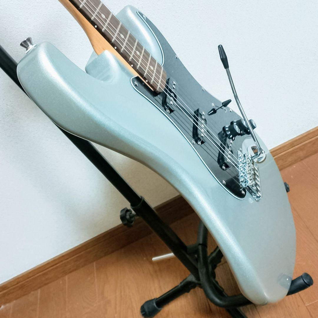 Mavis　ストラトキャスタータイプ　エレキギター　メタリックシルバー