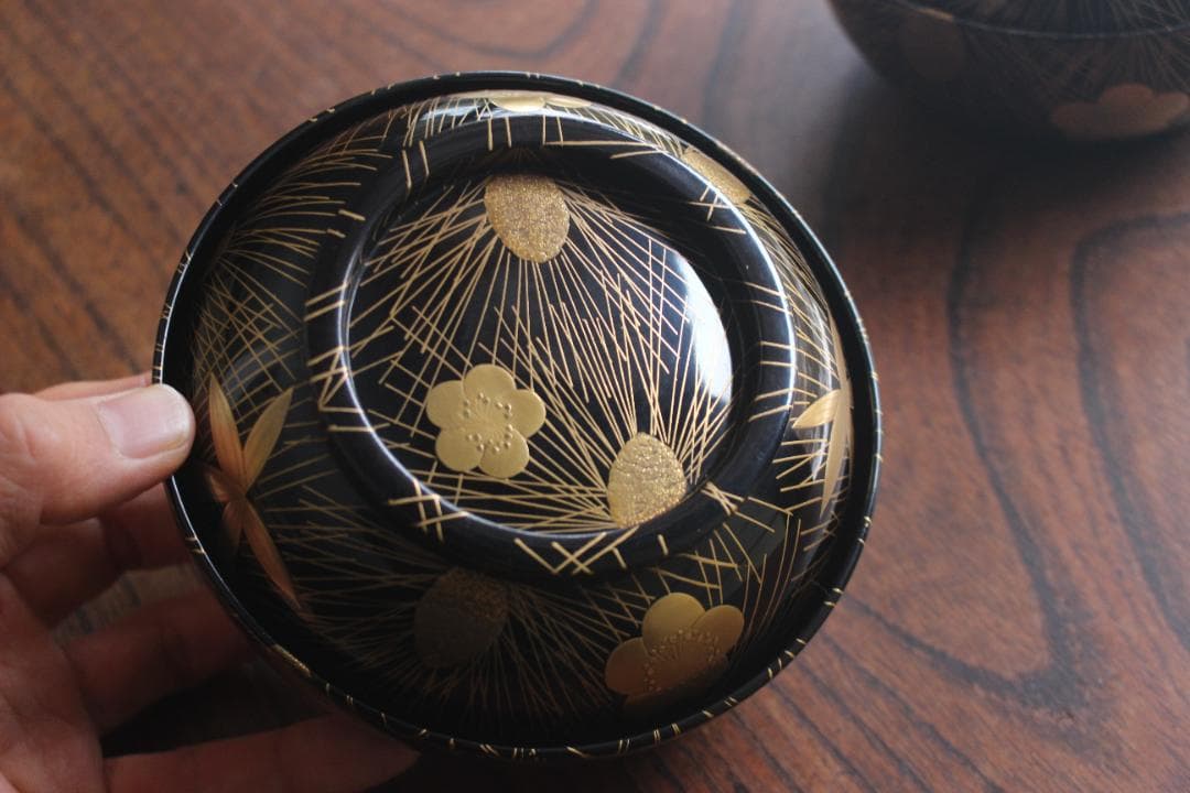 デッドストック！時代黒漆に極上松竹梅蒔絵の映える煮物椀2点（検輪島塗雑煮椀蒔絵椀