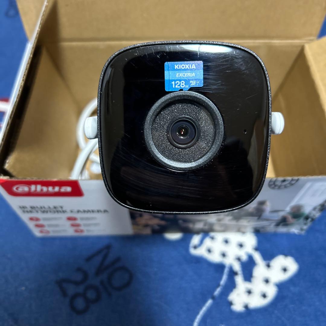 ワイヤレス防犯カメラ2台セット＋128GBメモリーカード付き