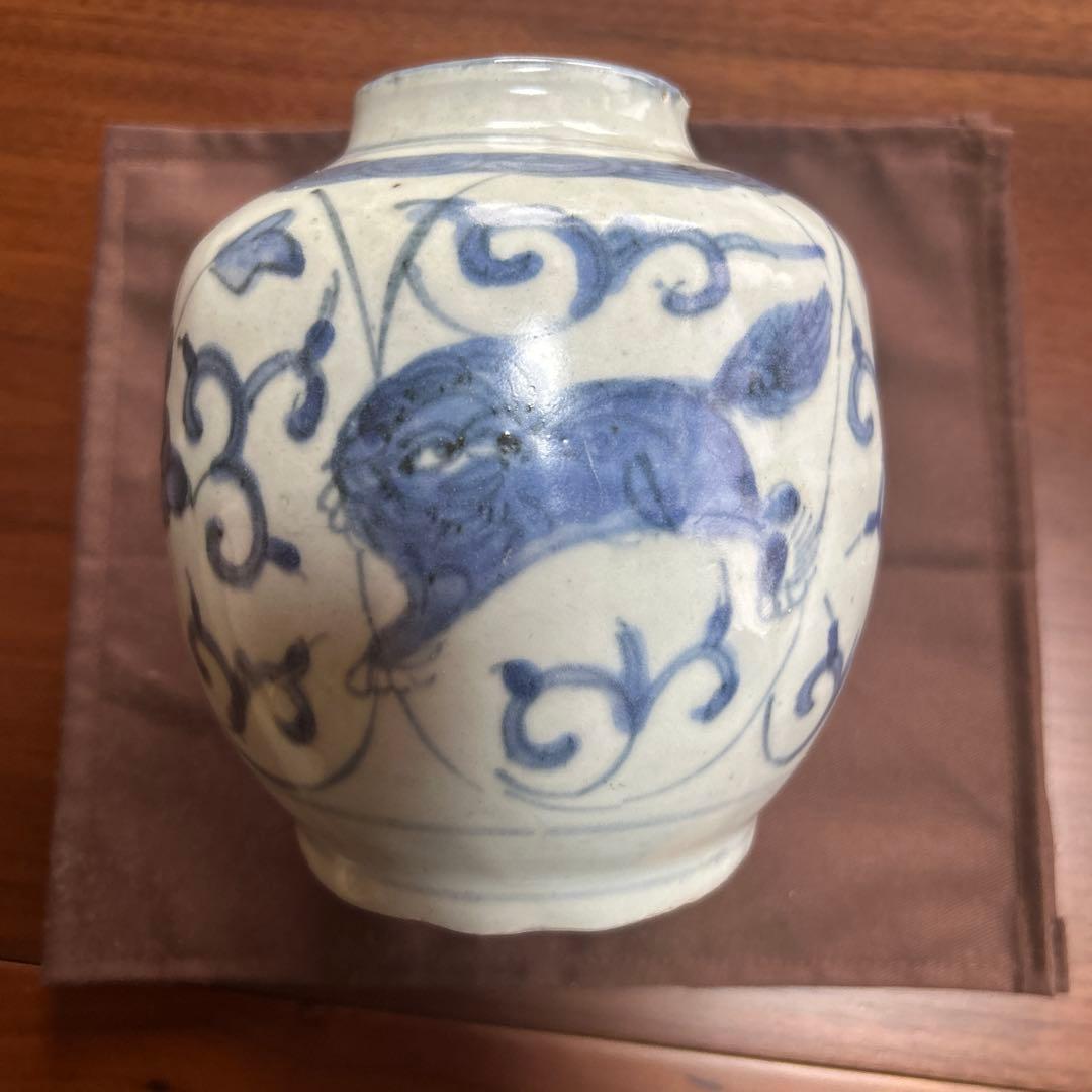 青い動物模様の陶器の壺　中国産アンティーク（お値引き交渉あり）