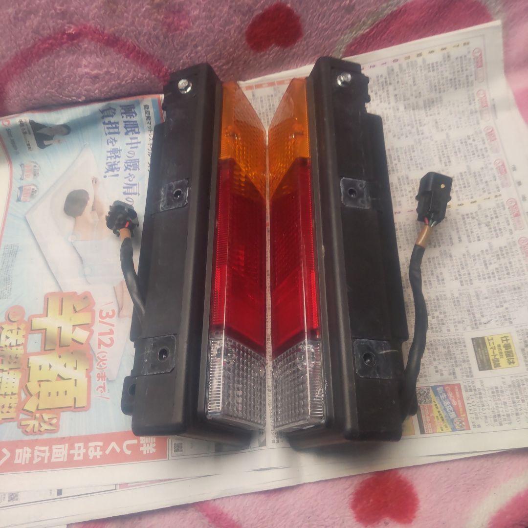 テールランプ 　三菱　キャンター　純正テール　キャンター純正テール　アイス