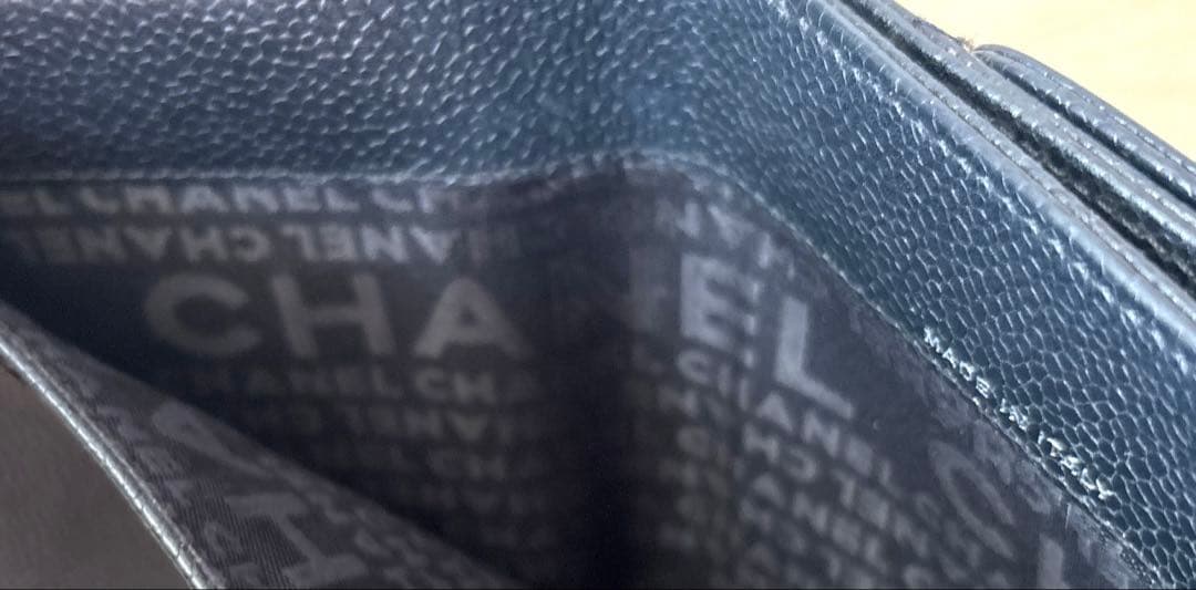 CHANEL シャネル　ブラックレザー 二つ折り財布