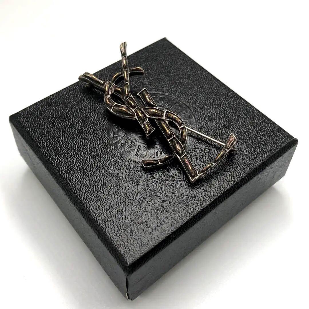 SAINT LAURENT オピウム カサンドラ クロコ押し ブローチ YSL