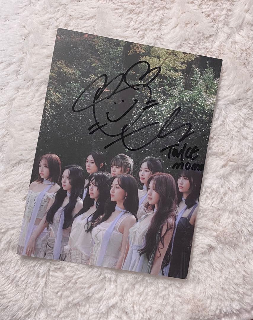 TWICE モモ サイン