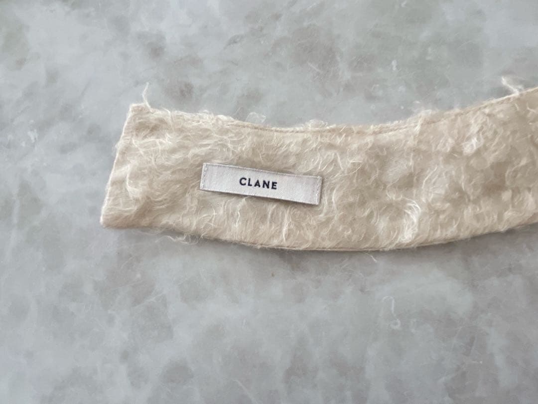 はな　CLANE FEATHER RIBBON NOSLEEVE TOPS