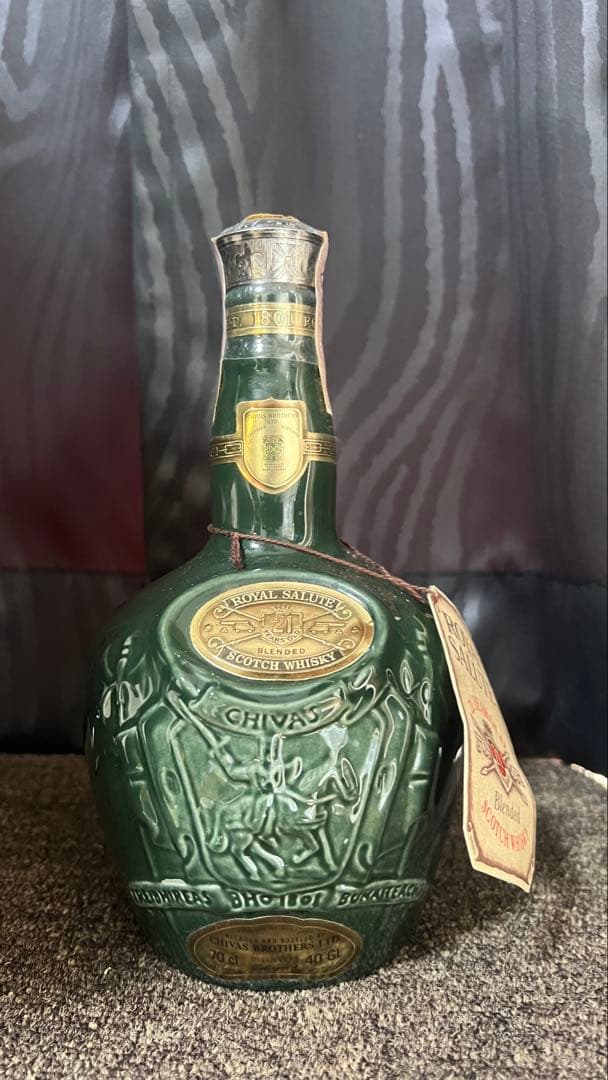 [古酒] ロイヤルサルート 21年 緑陶器ボトル 巾着袋付き [未開封]