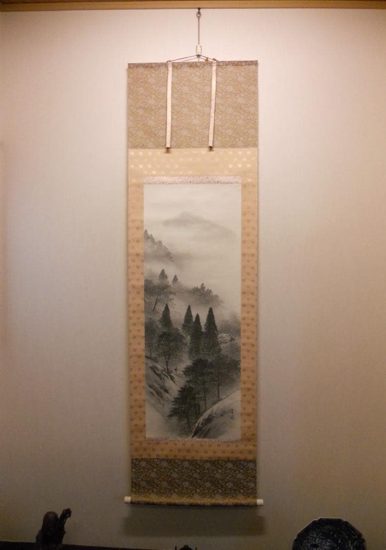 掛け軸 青楓 水墨山水 絹本 希少 軸装 茶道具 掛軸 美品 です。