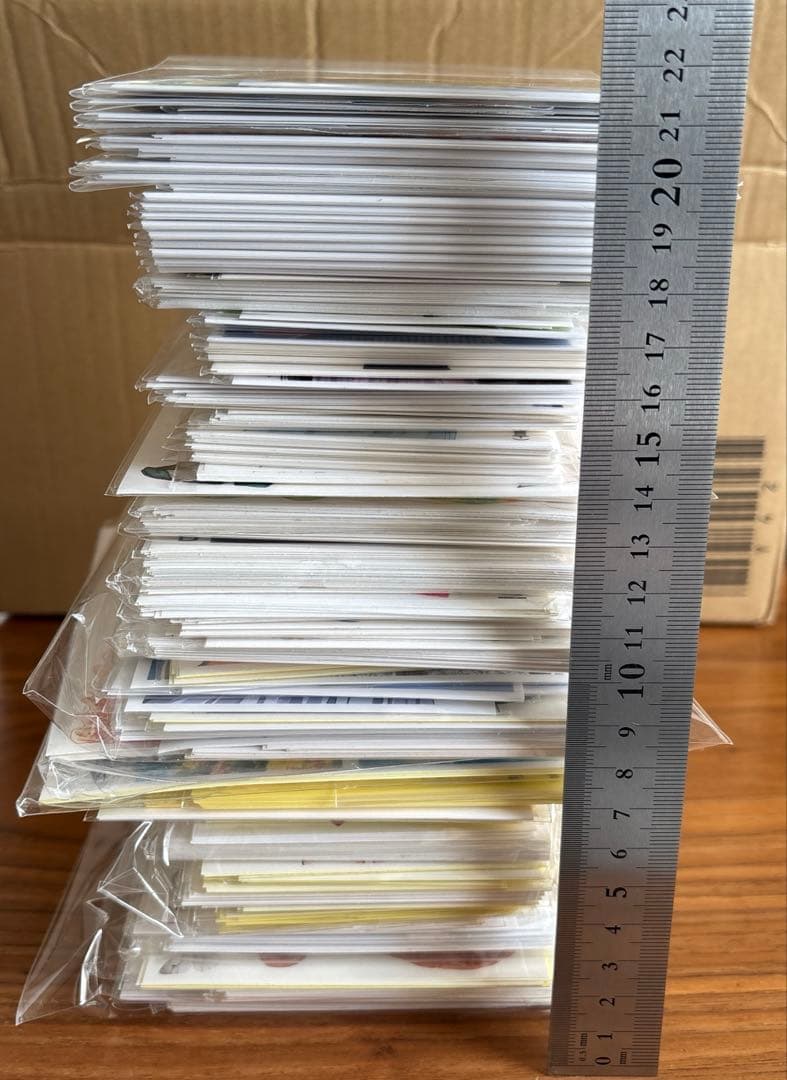 【処分価格】　人物/装飾ステッカー　ブリキ缶ケース　まとめ売り　80サイズ