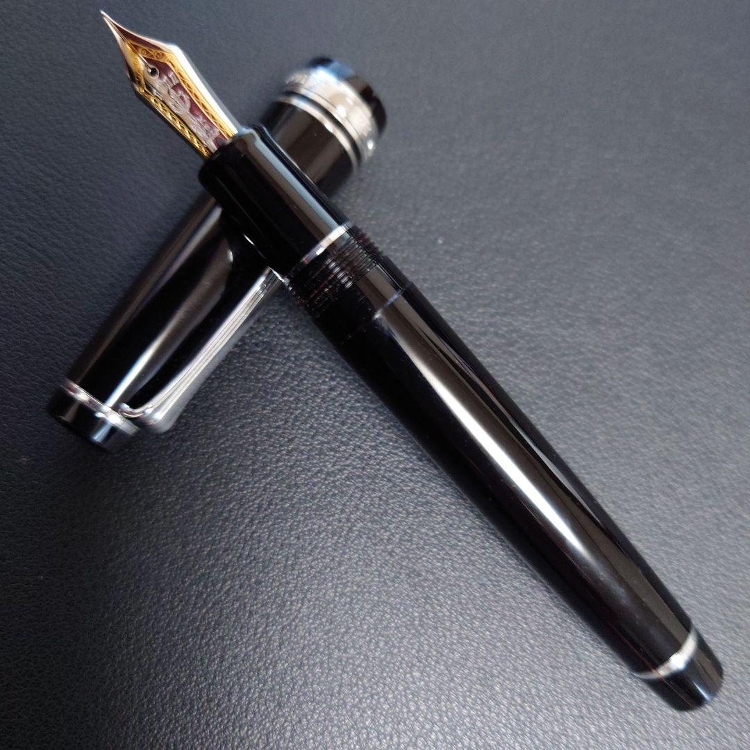 プロフェッショナルギア銀　万年筆　細字(F)【セーラー万年筆】【美品】