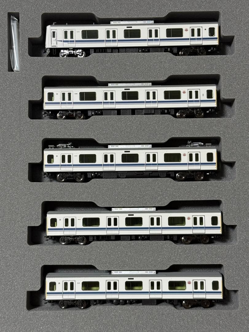 KATO 東急電鉄5050系4000番台<新幹線ラッピングトレイン>