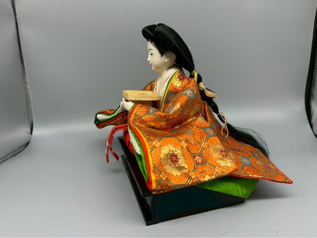 「雛人形付属　三人仕丁（随身人形）　橙色狩衣　太鼓付き　豪華衣装」