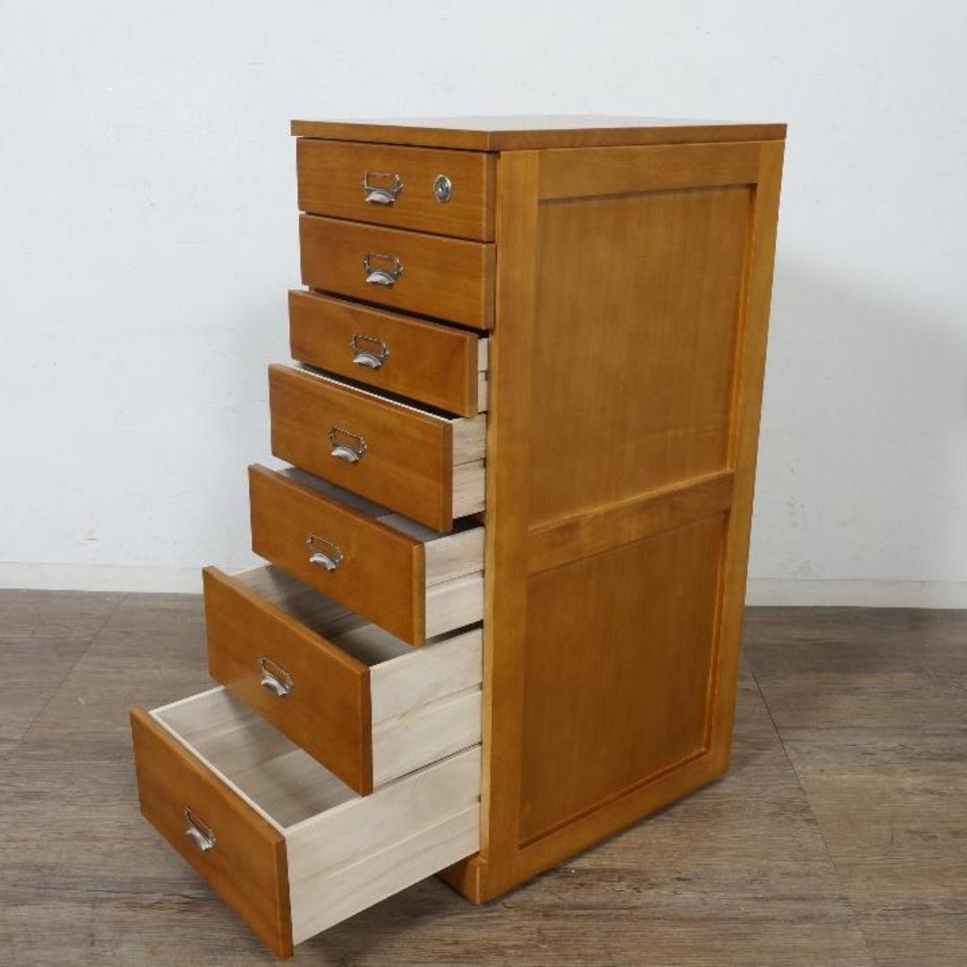 アウトレット　　書類整理　B4サイズ　チェスト7段　キャスター付き