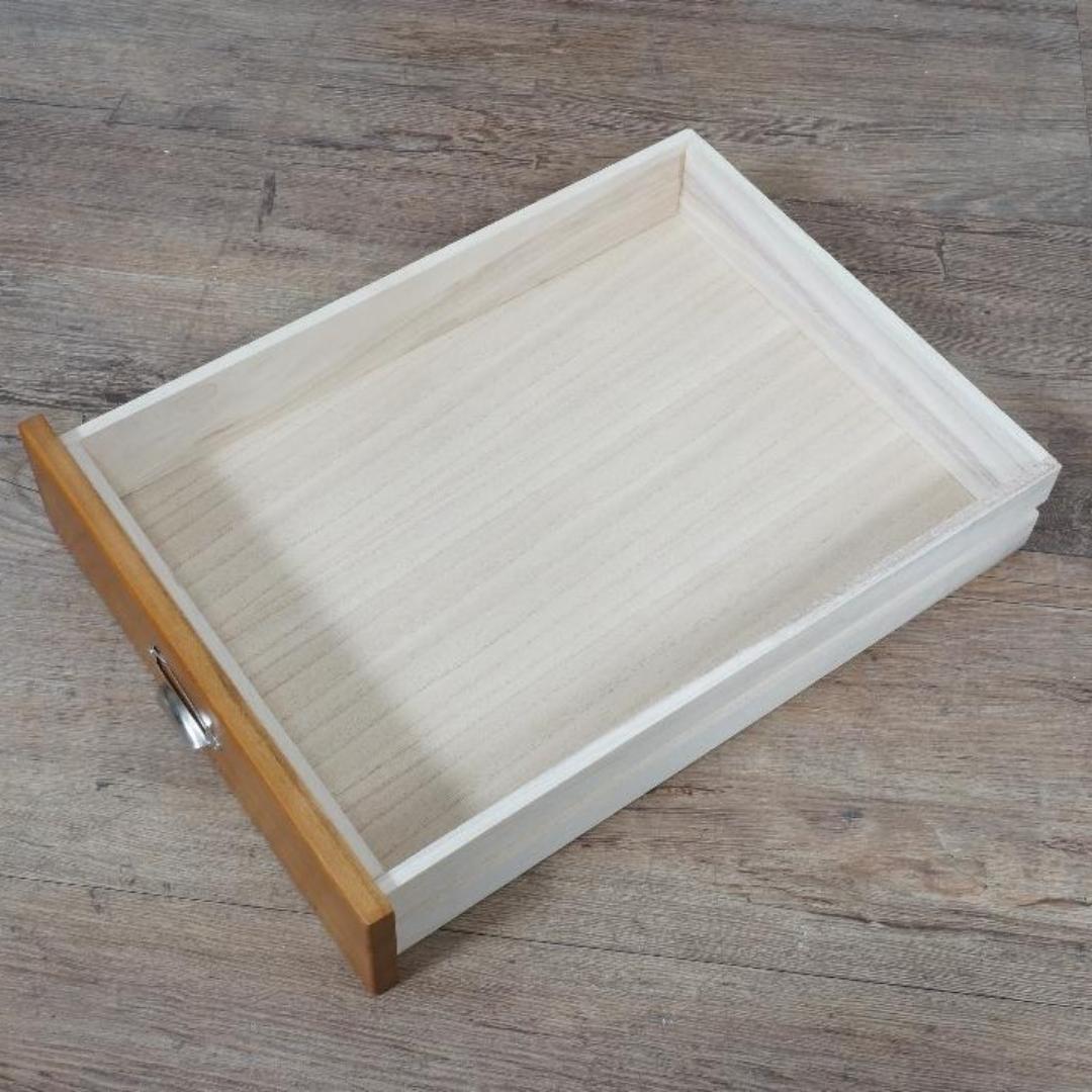 アウトレット　　書類整理　B4サイズ　チェスト7段　キャスター付き