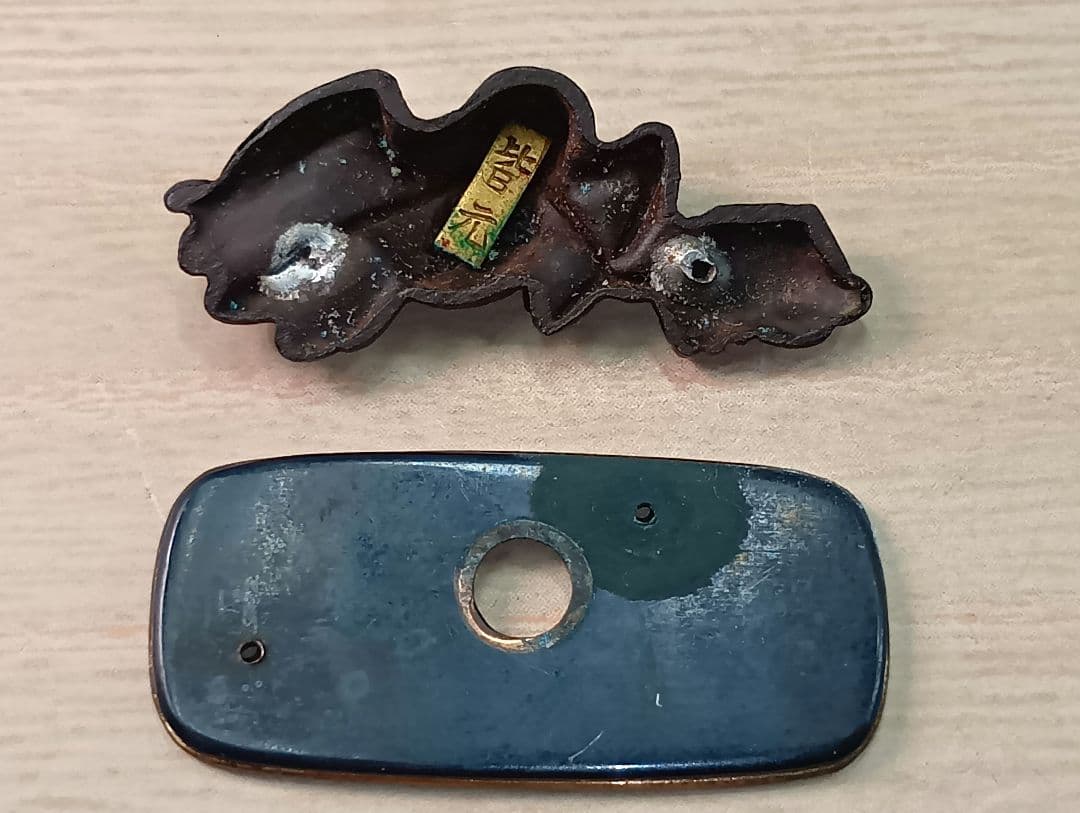 煙草入れ／超絶技巧鳥前金具／在銘あり　皆元