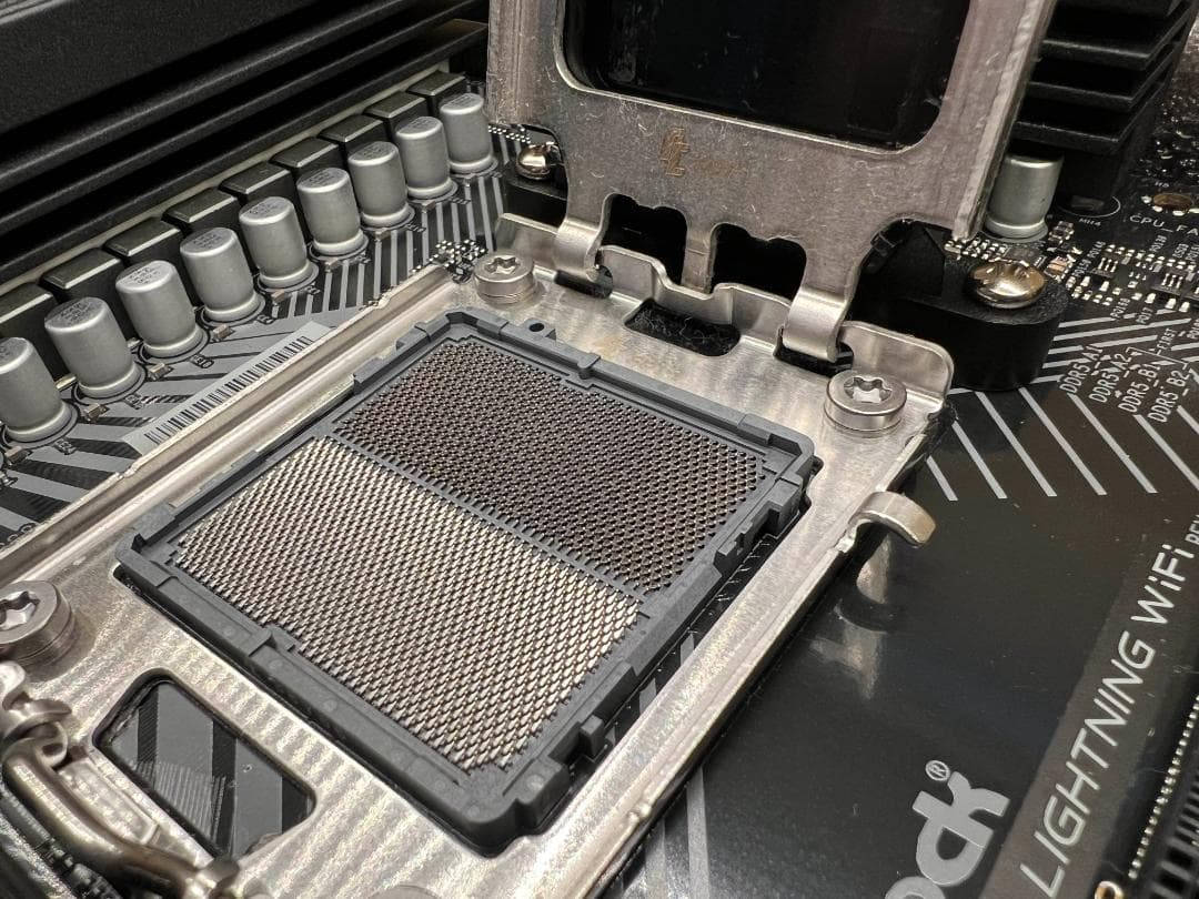 ASRock B650 PG LIGHTNING WiFi マザーボード