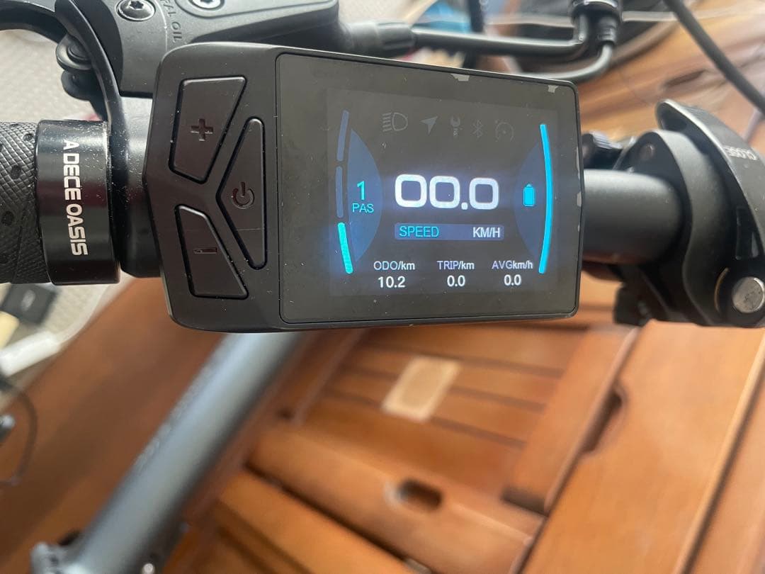 ado 20 電動アシスト自転車　走行距離は10キロ。