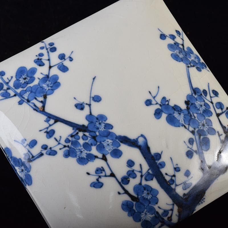 瀬戸焼　古瀬戸　染付　梅牡丹文　四方三段重箱　時代箱付　V　R8582