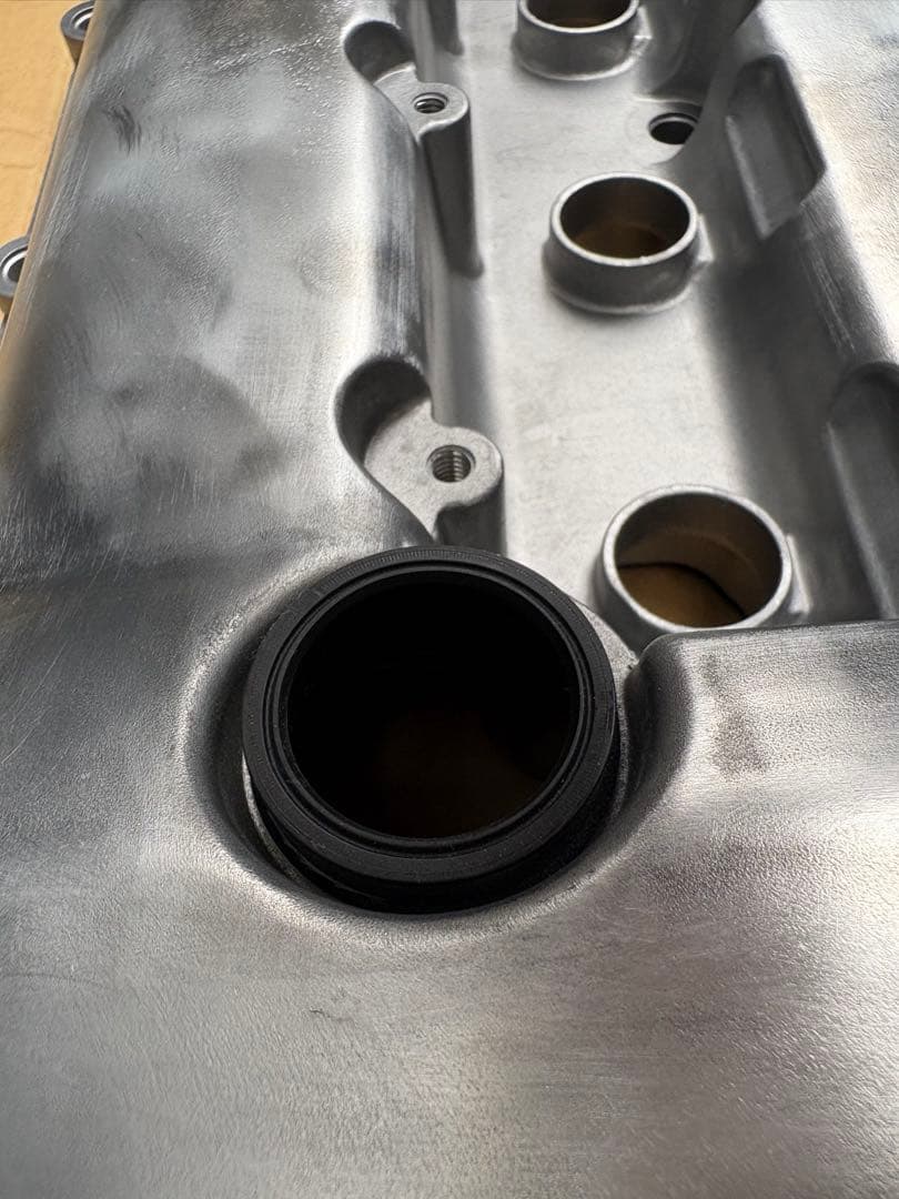 MAZDA ND ロードスター　ロッカーカバー