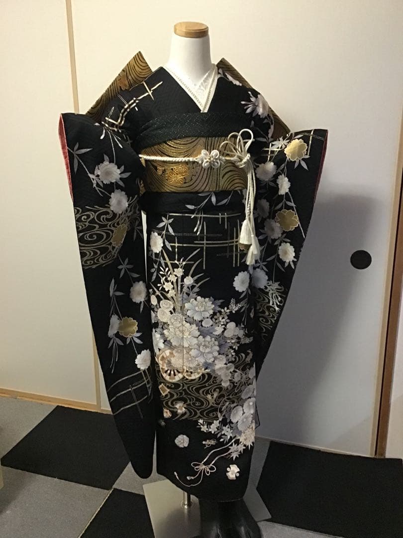 振袖フルセット　黒　白　金　金彩　金糸刺繍　振袖6点セット　成人式