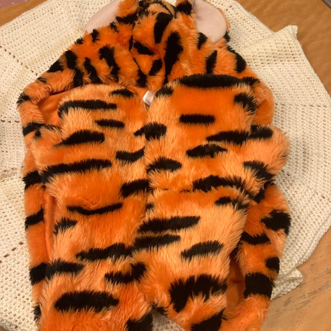 ディズニー　サリーとティガーのデザイン帽子マフラーセット