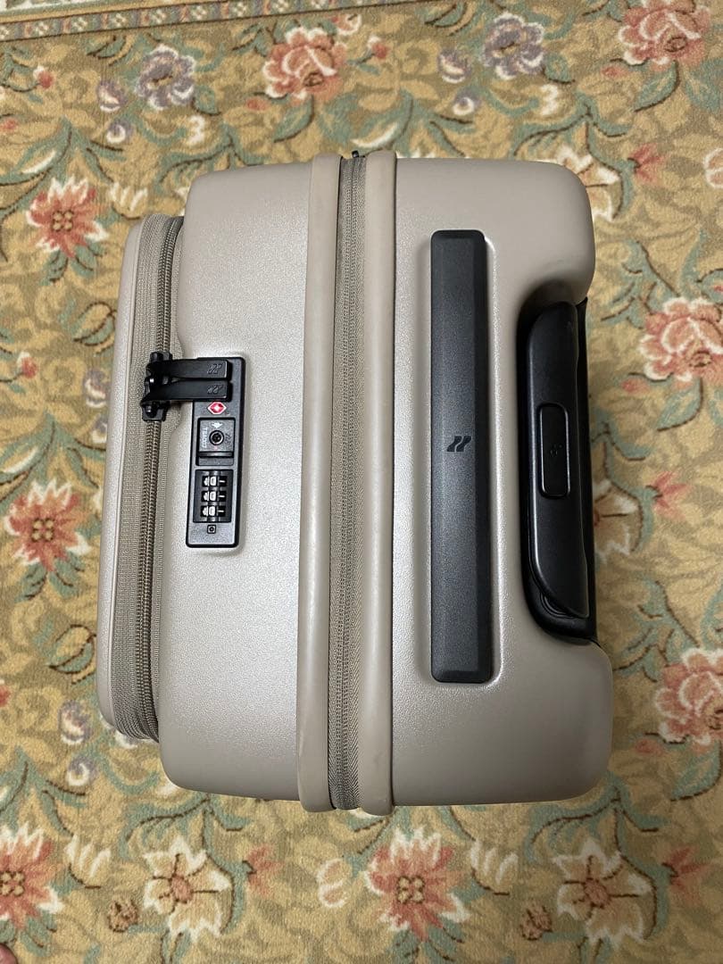 ◾️LOJEL◾️CUBO S REFRESH 37-42L カクタス　スーツケース