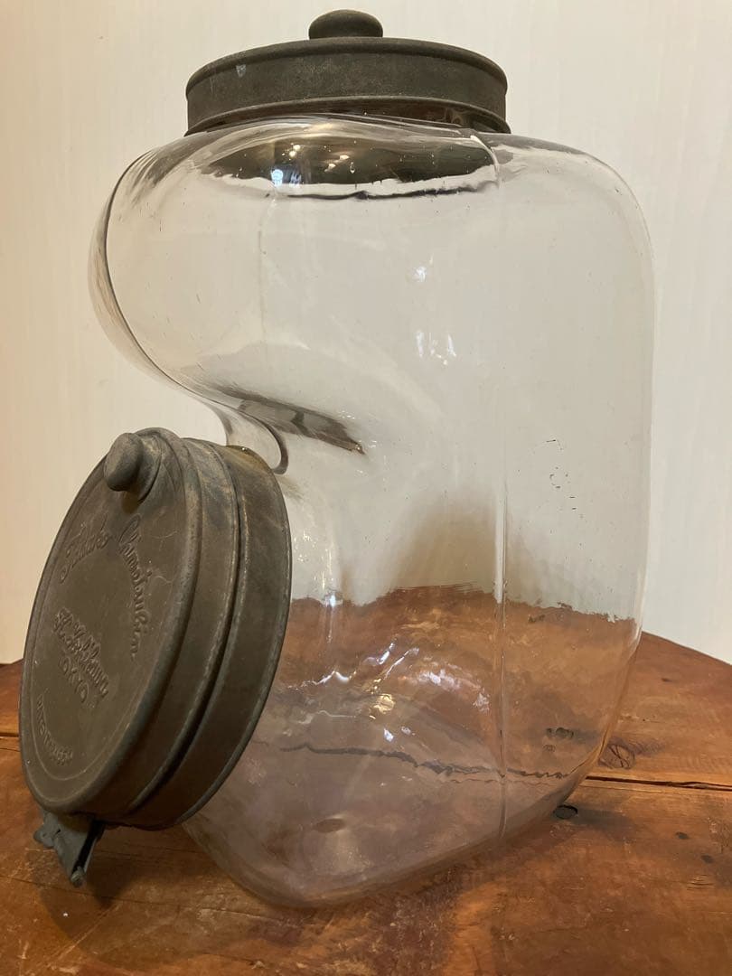 ◆◆専用◆◆ 古い時代の真鍮開閉蓋付きの煙草陳列用ガラス瓶