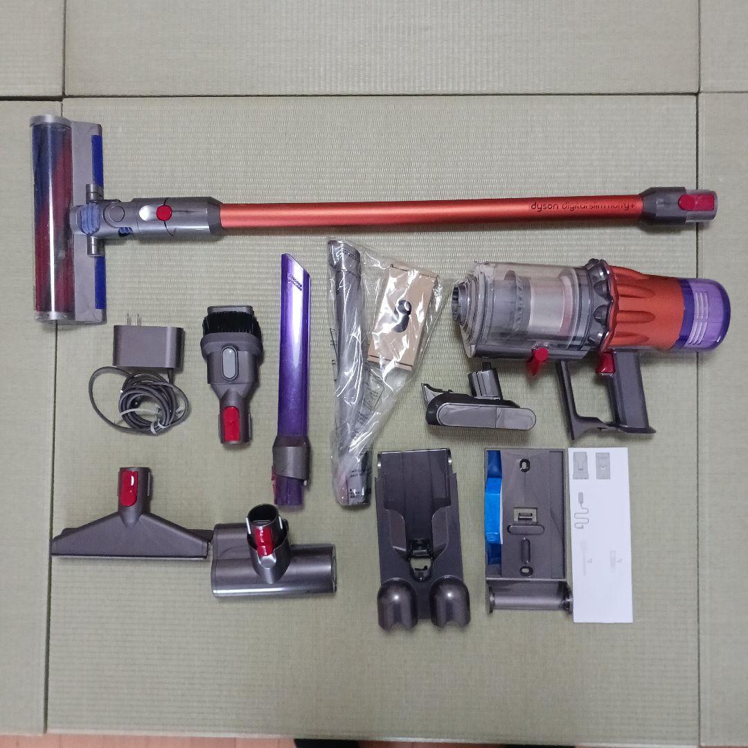 ダイソン　掃除機DigitalSlimFluffy+　本体 充電器・各ノズル付き