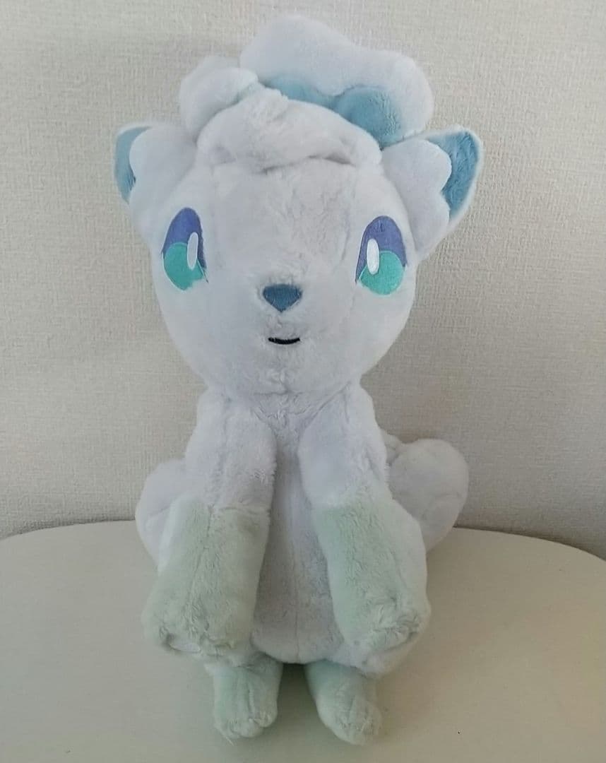 ポケモン　タカラトミー　リーリエのシロン　アローラロコン等身大ぬいぐるみ