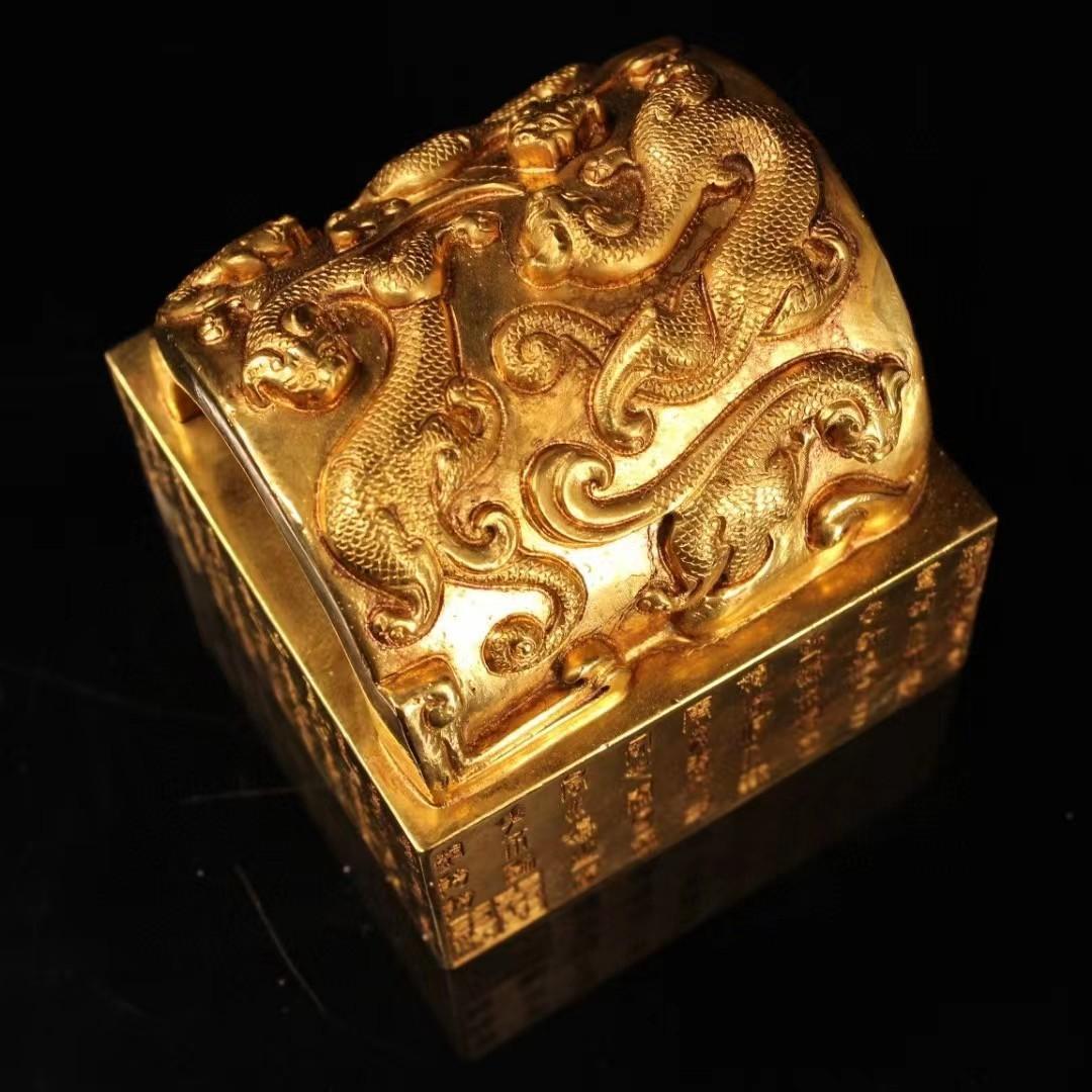 中国古美術・旧蔵鎏金の拱形印鑑玉璽・純銅细密彫・鏨刻・置物・書道具・文房具・風水