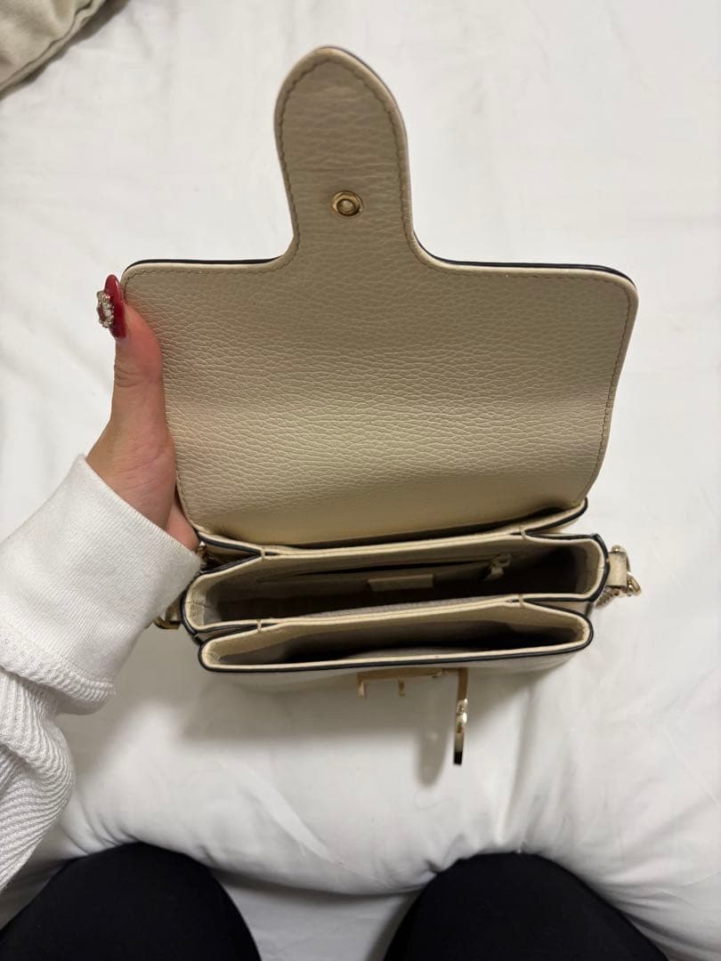 Gucci アイボリー レザー ハンドバッグ