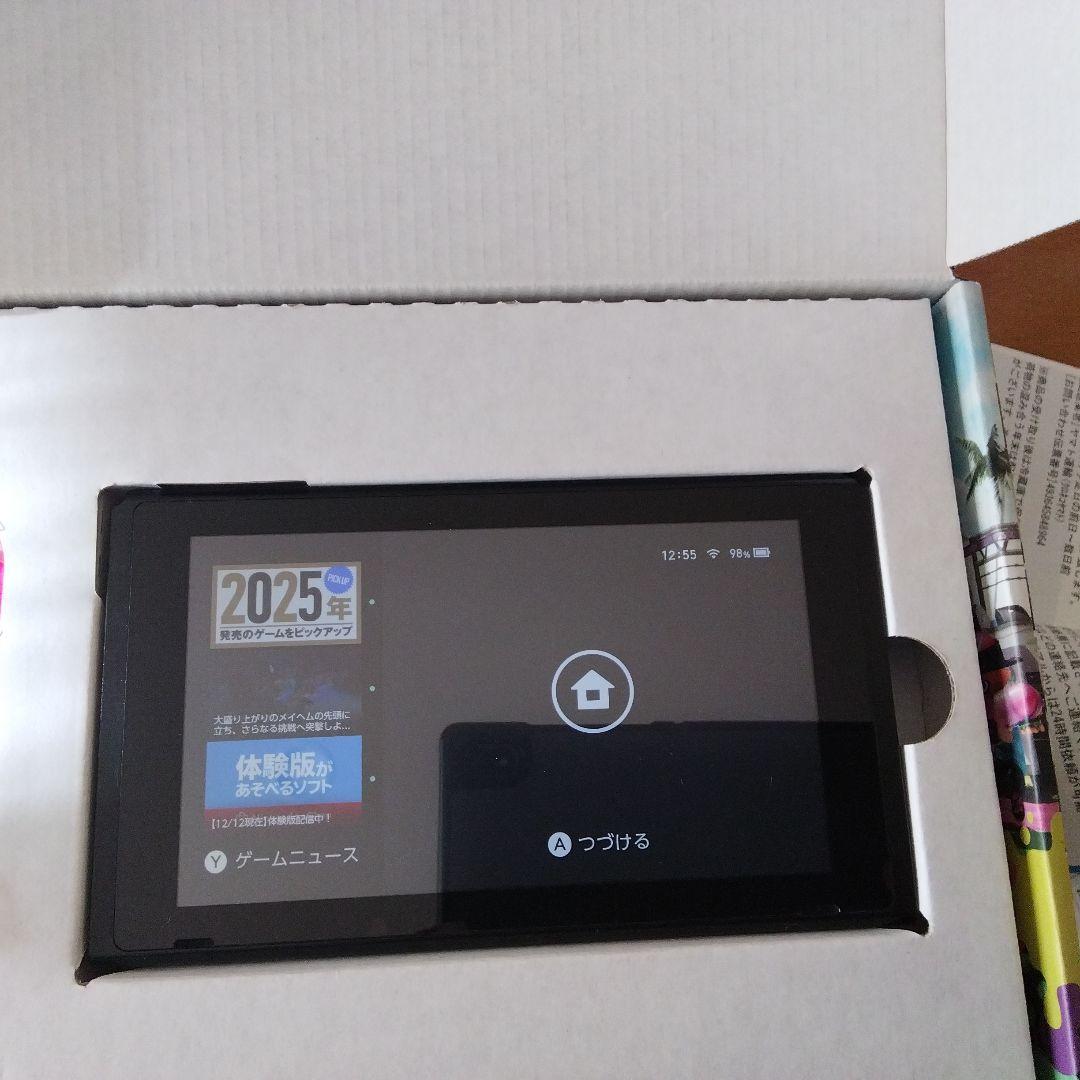 Nintendo Switch グリーンとピンク 本体