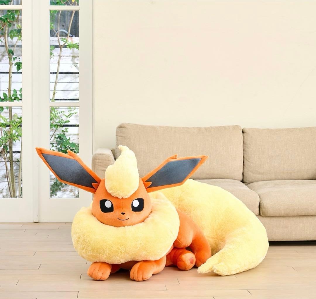 新品　ぬいぐるみ 等身大ブースター 寝そべり　送料込み